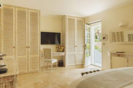 Luxury Hotel Saint-Tropez · La Bastide des Salins · Rooms & Suites